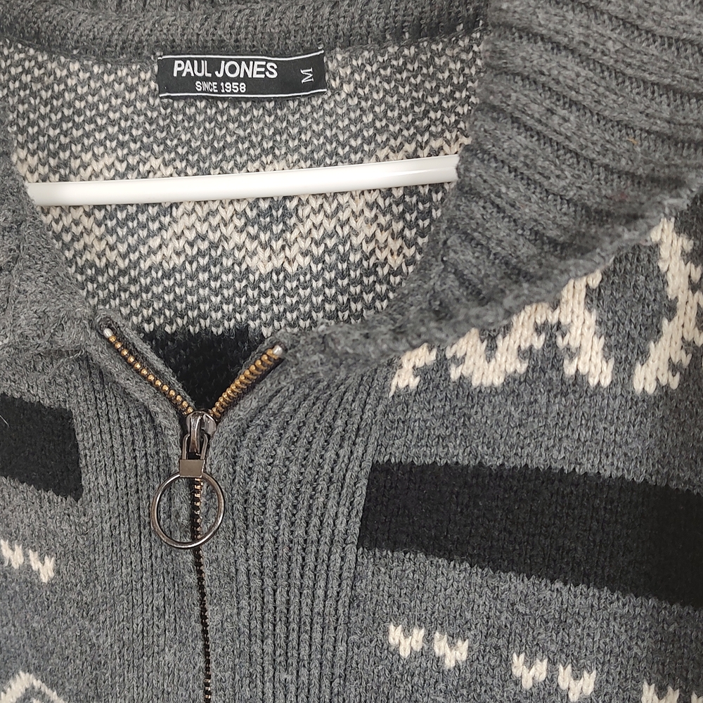 Gray Patterned Sweater - image 3